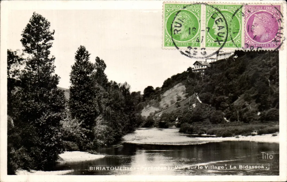 Biriatou (Basses-Pyrénées) — Ansicht des Dorfes, La Bidassoa — Tito - Vorderseite