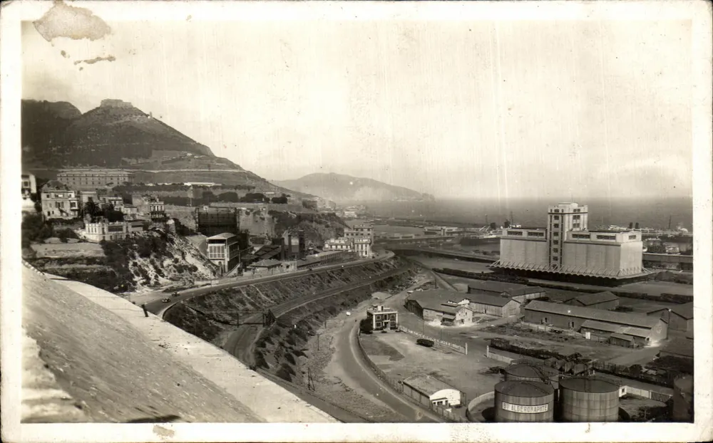 Oran — Nova estrada do Porto — Edições Photo Africaines, rua Fouillet, Argel - Frente