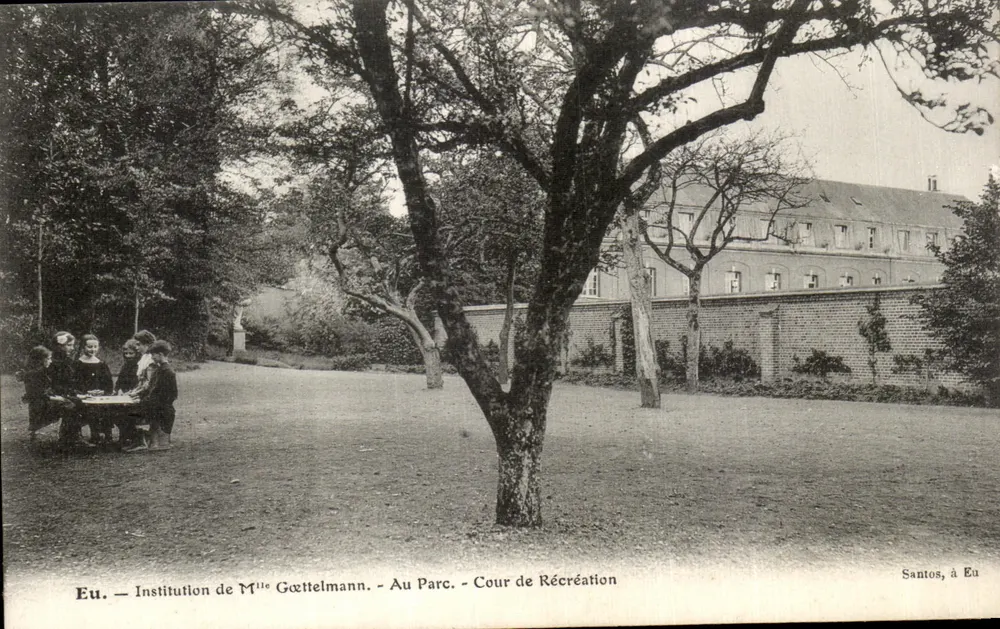 Eu — Institution von Madame Göttelmann — Im Park — Spielplatz — Santos, in Eu - Vorderseite