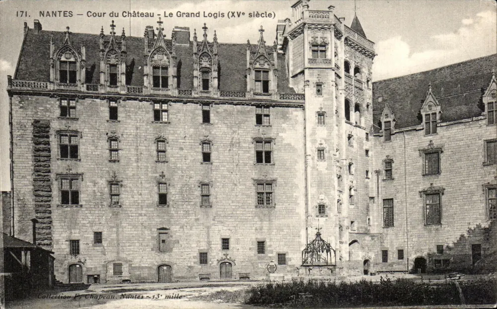 NANTES — Cour du Château — Le Grand Logis (15. Jahrhundert) — Collection P. Chapeau, Nantes — 13. Tausend - Vorderseite