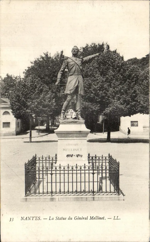 NANTES — Estátua do Geral Mellinet — LL. n°33 - Frente
