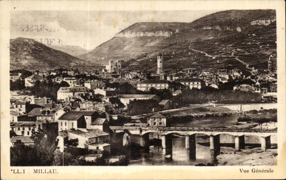 Millau — Visão Geral — LL.1 — Editor: Ch. des Arts Photomécaniques, Strasbourg - Frente
