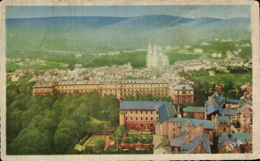 Luftbild der Stadt Saint-Flour — Verlag APA - Vorderseite