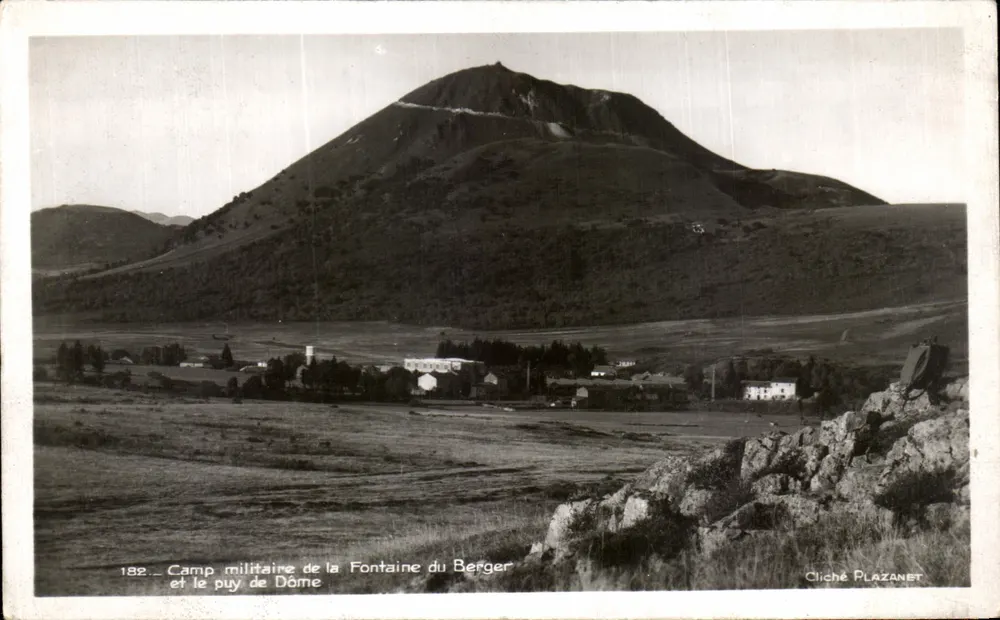 Militärstützpunkt der Fontaine du Berger und der Puy de Dôme — Cliché Plazanet, n°182 - Vorderseite