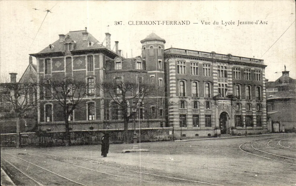 Clermont-Ferrand — Vista do Lycée Jeanne-d'Arc — Editor G. D'O. n°397 - Frente