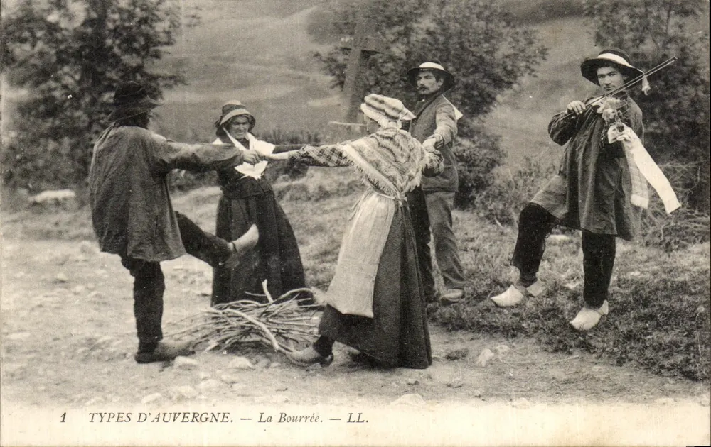 Tipos de Auvergne — A Bourrée — LL. - Frente