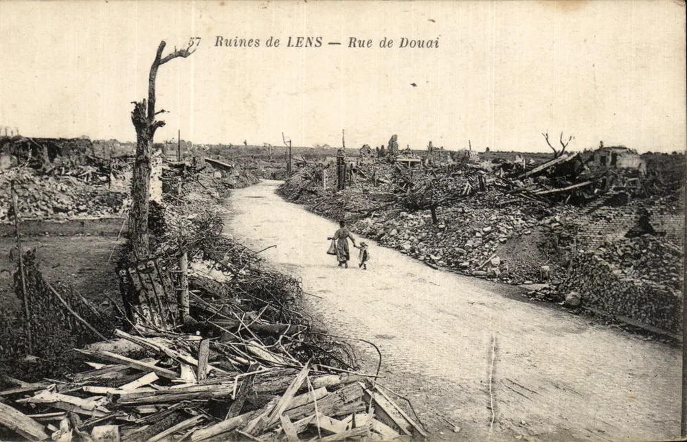 Ruinen von LENS — Rue de Douai — Phototypie J.-M. Combier - Vorderseite