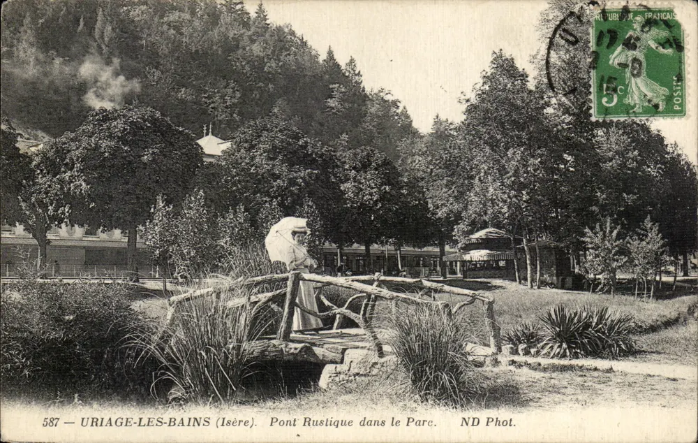 Uriage-les-Bains (Isère) — Ponte Rustique no Parque — ND Phot. n°587 - Frente