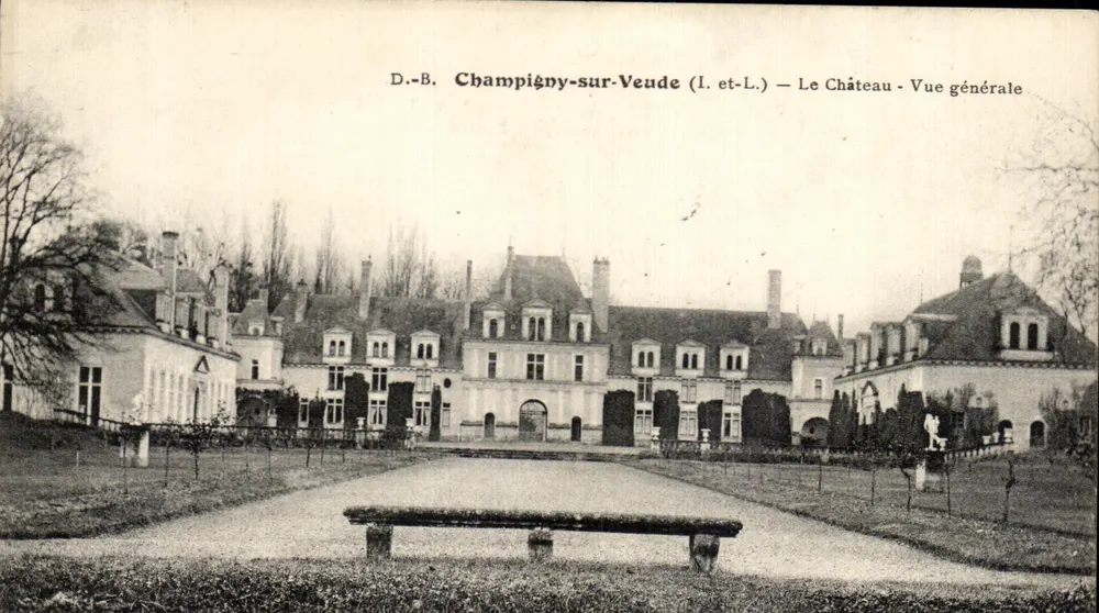 Champigny-sur-Veude (I.-et-L.) — Le Château — Vue générale — D.B. - Recto