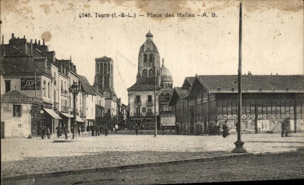 Tours (I.-&-L.) — Place des Halles — A. B. - Frente