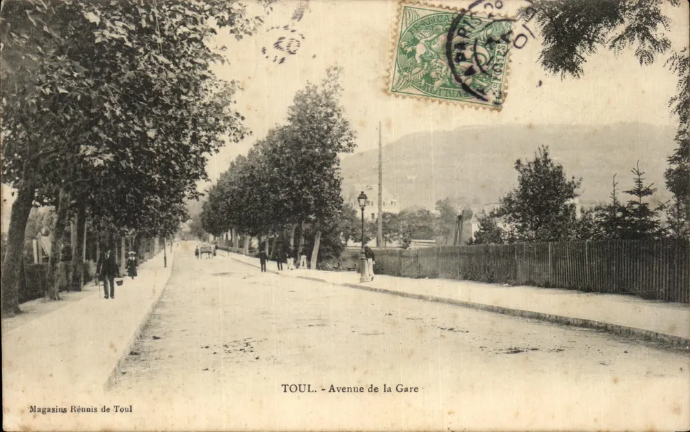 TOUL - Avenida da Estação — Magasins Réunis de Toul - Frente
