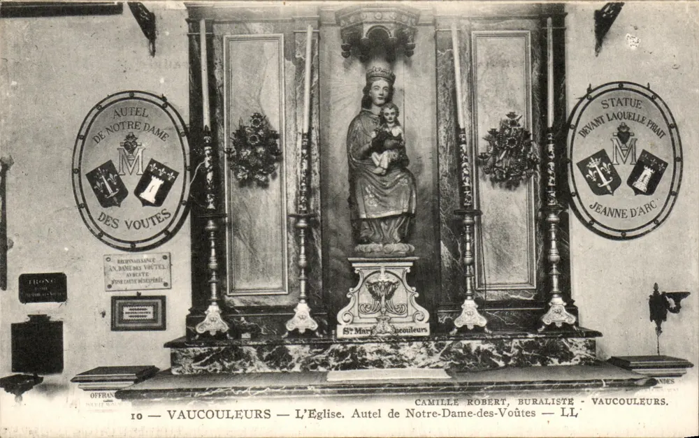 Vaucouleurs — Die Kirche. Altar der Notre-Dame-des-Voutes — Camille Robert, Briefmarkenhändler — LL - Vorderseite