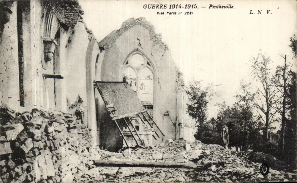Ruines d'une église à Pintheville — Guerre 1914-1915 — Vues Partic n° 2281, éditée par L.N.V. - Recto