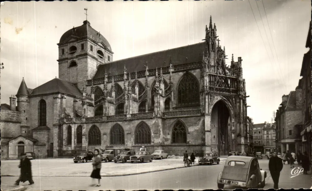 Alençon — A Igreja Nossa Senhora — Bilhete postal antigo n° 1558 - Frente