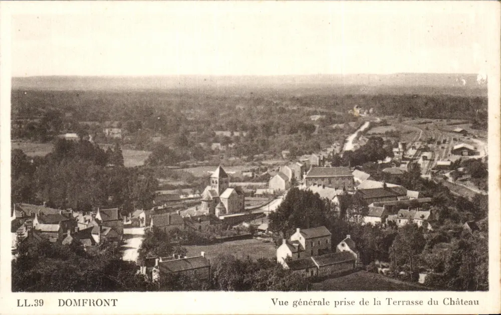 Domfront — Allgemeiner Blick vom Schlossbalkon aus — LL.39 — Edition B. Soleo (Orne) - Vorderseite