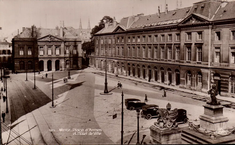 Metz - Place d'Armes und Rathaus — n°129 — Ch. Fischer - Vorderseite