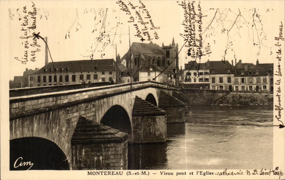 Montereau (S.-et-M.) — Altes Brücke und die Kathedrale Notre-Dame Saint-Loup - Vorderseite