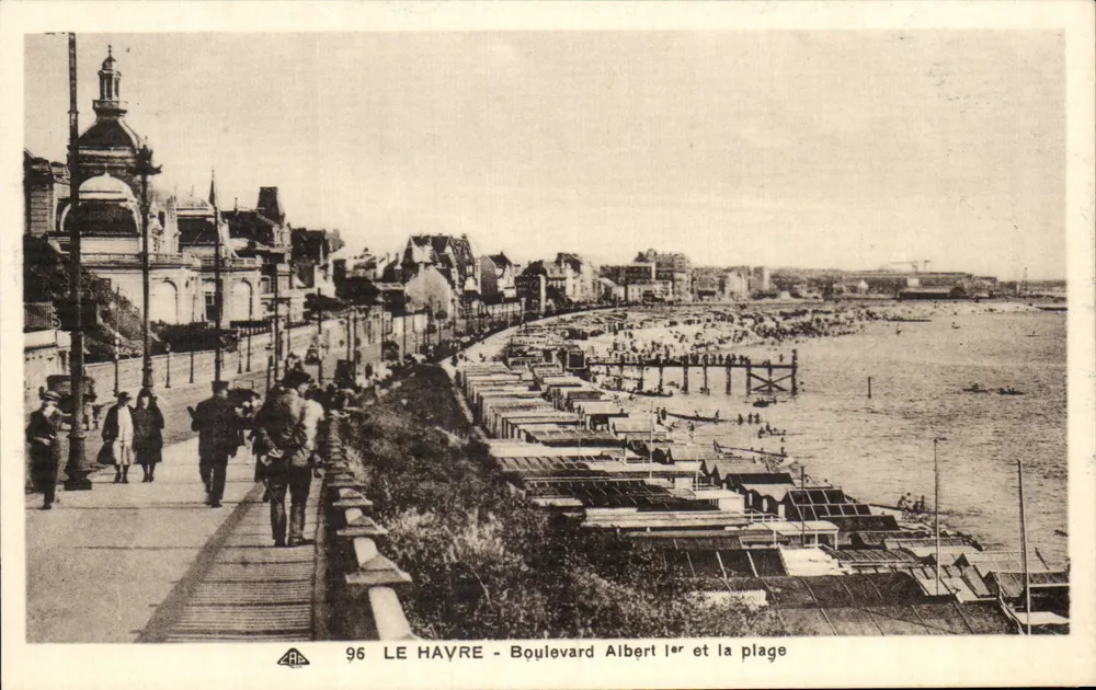 Le Havre - Boulevard Albert 1er e a praia - Frente