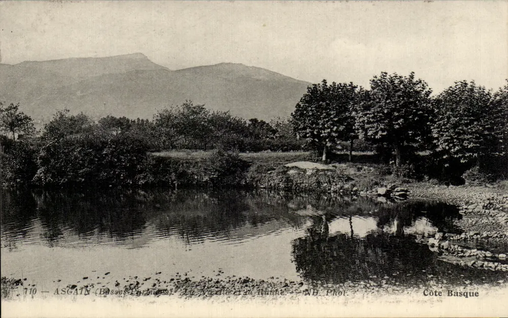 Asgain (Basses-Pyrénées) — A Lagoa do Noëlle e a Rhune — N.B. Fot. — Costa Basca - Frente