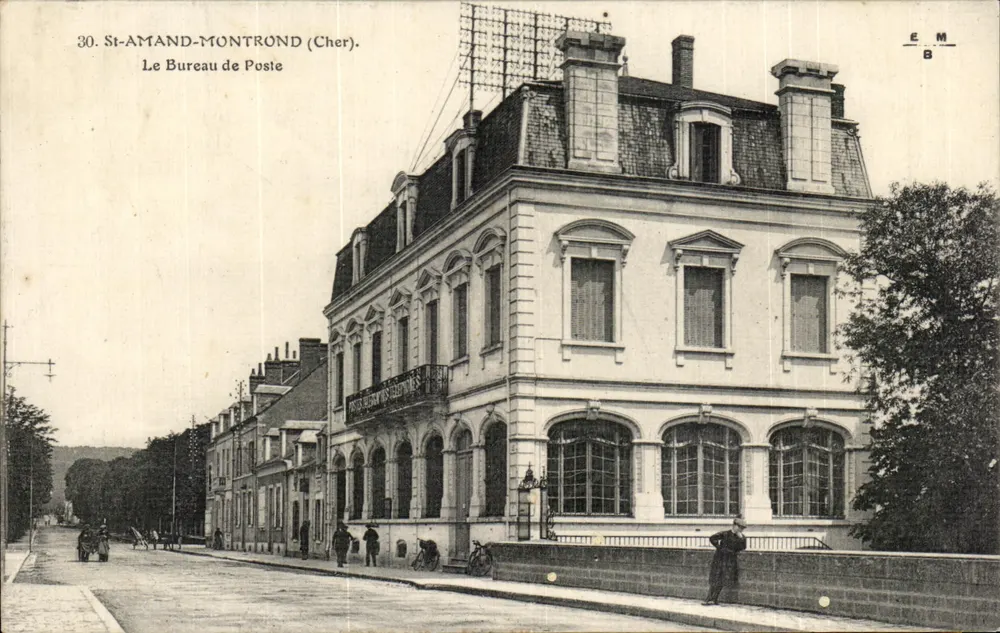 St-Amand-Montrond (Cher) — Het Postkantoor — Uitgever E.M. n°30 - Voorkant