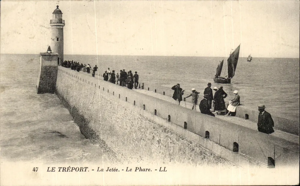 Le Tréport - A Dique - O Farol - LL - Frente