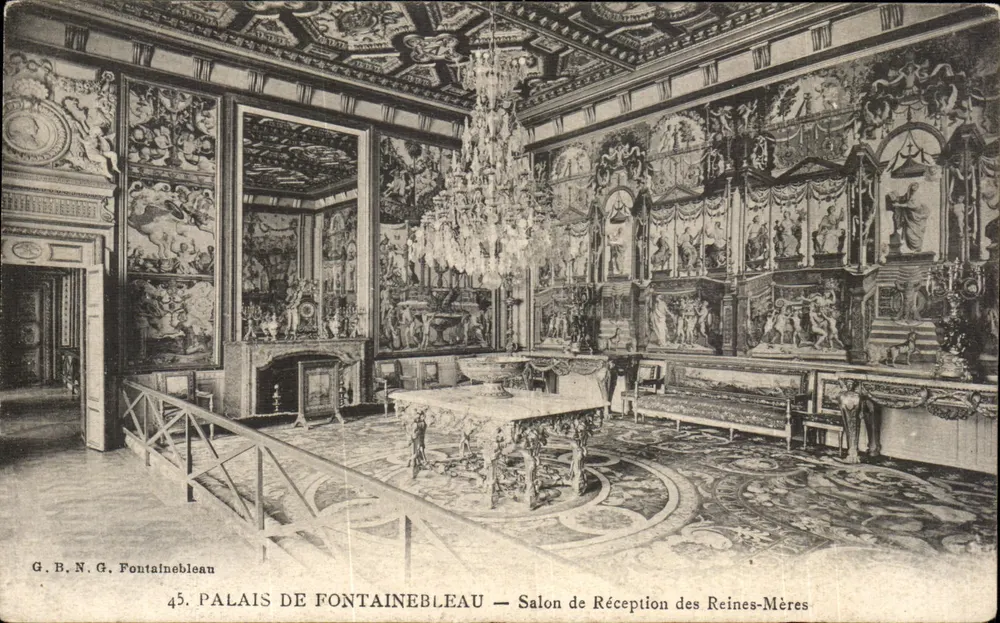 Schloss Fontainebleau — Salon de Réception des Reines-Mères - Vorderseite