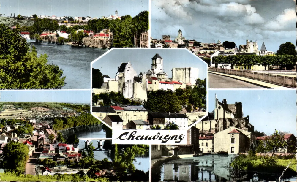 Chauvigny — Vue prise du Pont, Le Château et l'Église — Bromocolor - Recto