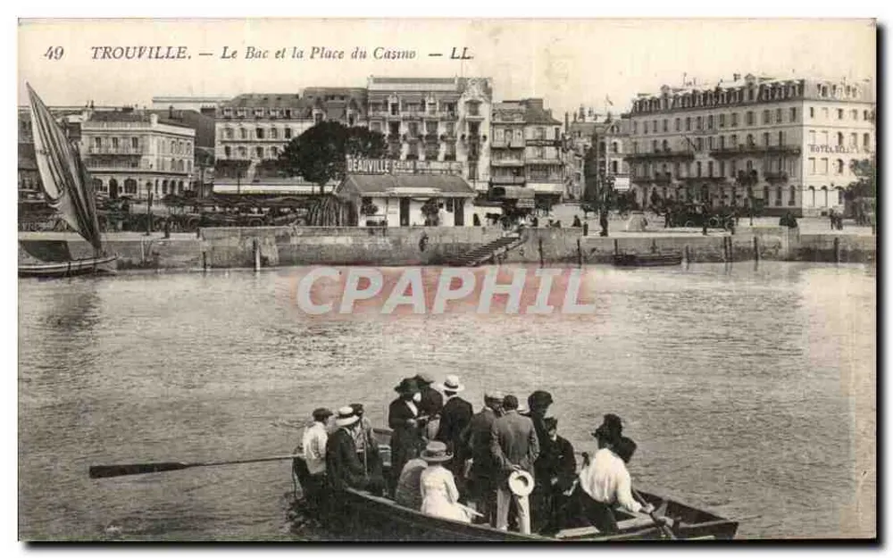 Trouville — Das Boot und der Casino-Platz — LL - Vorderseite