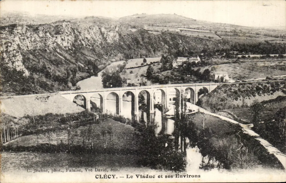 Clécy — O Vluduc e seus Arredores — C. Jeanne, fot., Falaise, Vve David, edit. - Frente