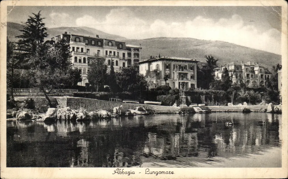Abbazia - Lungomate — Ansicht der Gebäude am See — A. Tomasic - Vorderseite