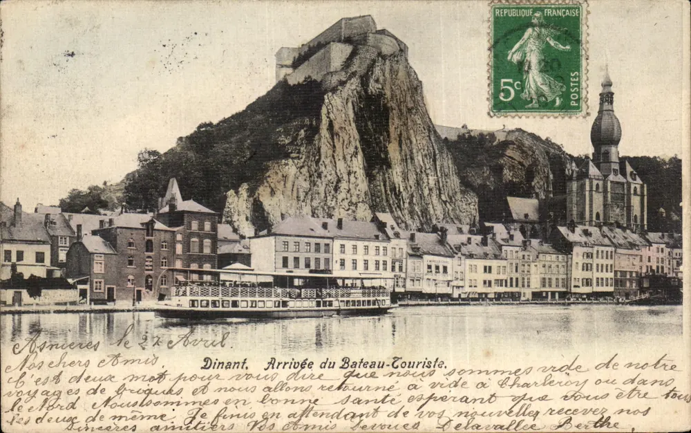 Dinant — Chegada do Barco-Turístico — editor desconhecido, número de série não visível - Frente