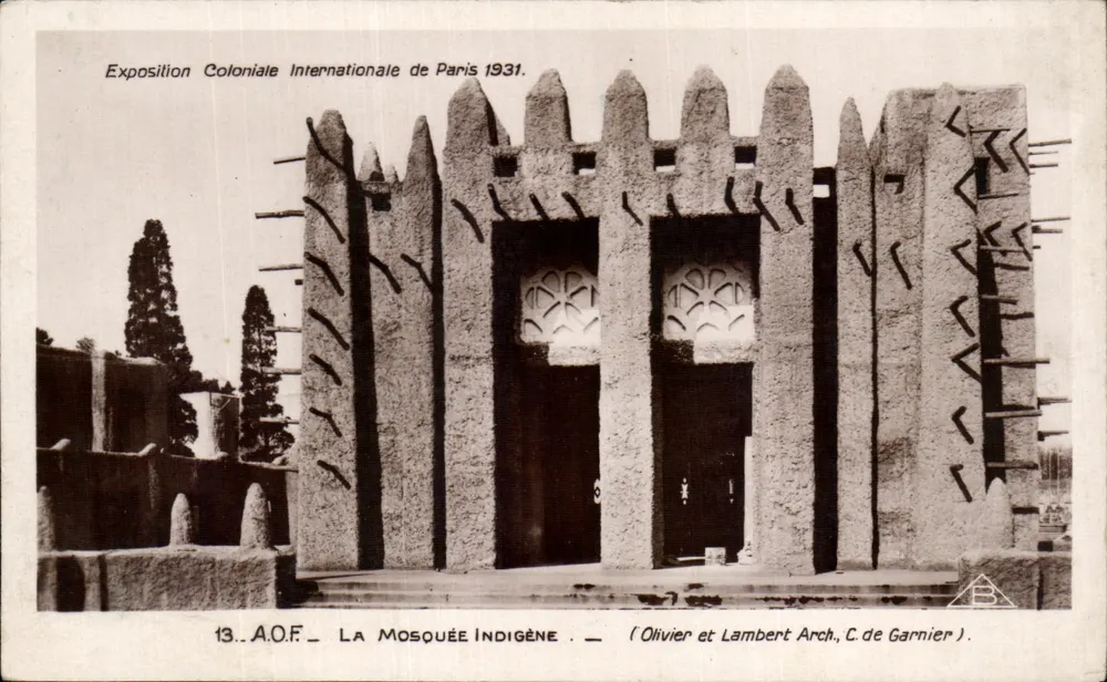 Exposição Colonial Internacional de Paris 1931 — A Mesquita Indígena — (Arquitetos Olivier e Lambert, C. de Garnier) - Frente