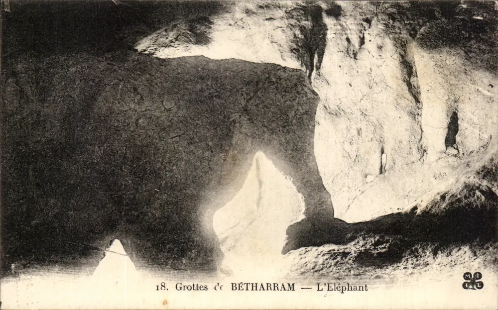 Grutas de Bétharram — O Elefante — M.J. Lévy, n°18 - Frente