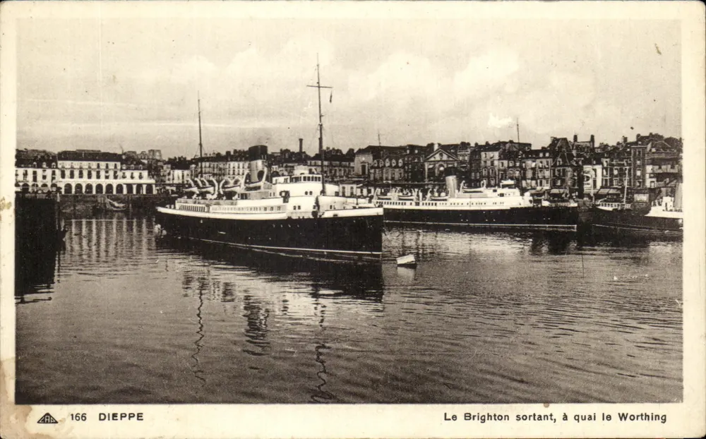 Le Brighton verlässt den Hafen, am Worthing-Kai — Dieppe, Antike Ansichtskarte Nr. 166 — Verleger Antike Ansichtskarte - Vorderseite
