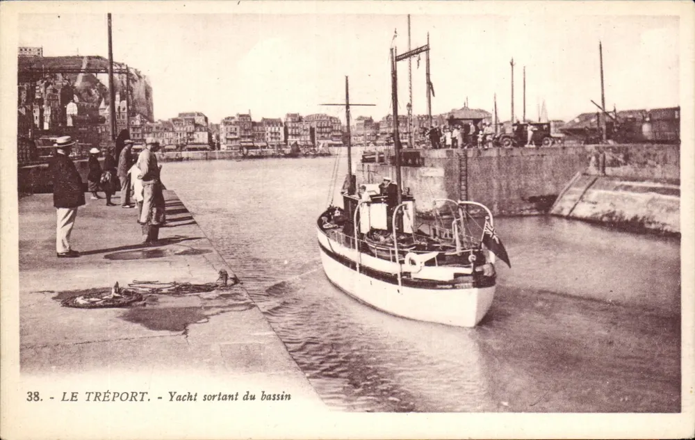 Le Tréport - Yacht, der aus dem Hafen fährt — G. Arnaud, Nantes, n°38 - Vorderseite