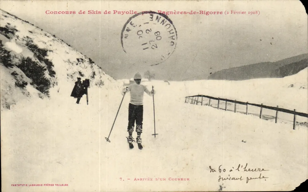 Ski-Wettkampf in Payolle, nahe Bagnères-de-Bigorre (2. Februar 1908) — Ankunft eines Skifahrers — Phototypie Labouche Frères Toulouse - Vorderseite