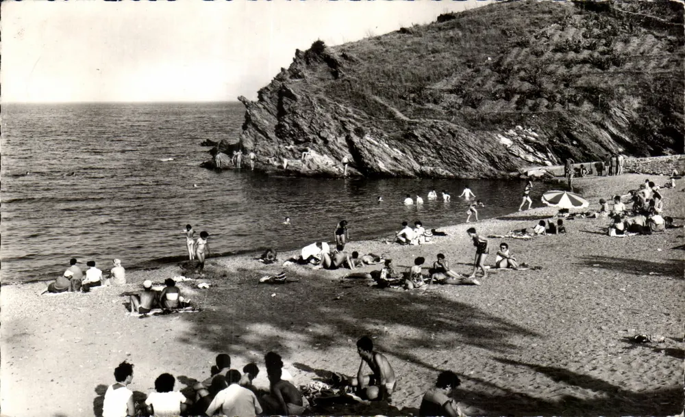 Banyuls-sur-Mer — Um canto da praia — Edições S.L. - Frente