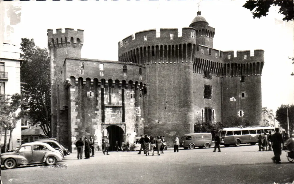 Der Castillet - Ehemalige Burg und Gefängnis — Perpignan (P.O.) — Verlag: L'Hoste 139, rue Lafayette - Vorderseite