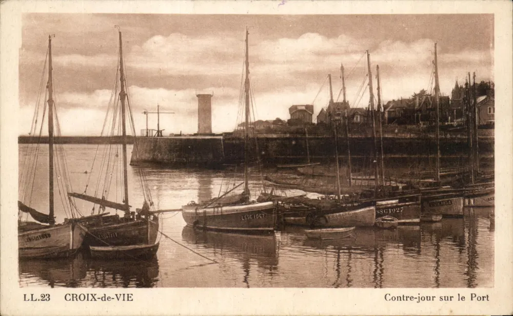 CROIX-DE-VIE — Rücklicht am Hafen — LL.23 - Vorderseite