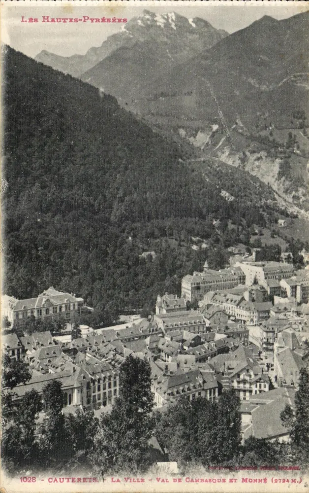 Cauterets — Ansicht der Stadt im Tal von Cambasque und Monné (2724 m) — Verlag HIPPON, JACQUES (19028) - Vorderseite
