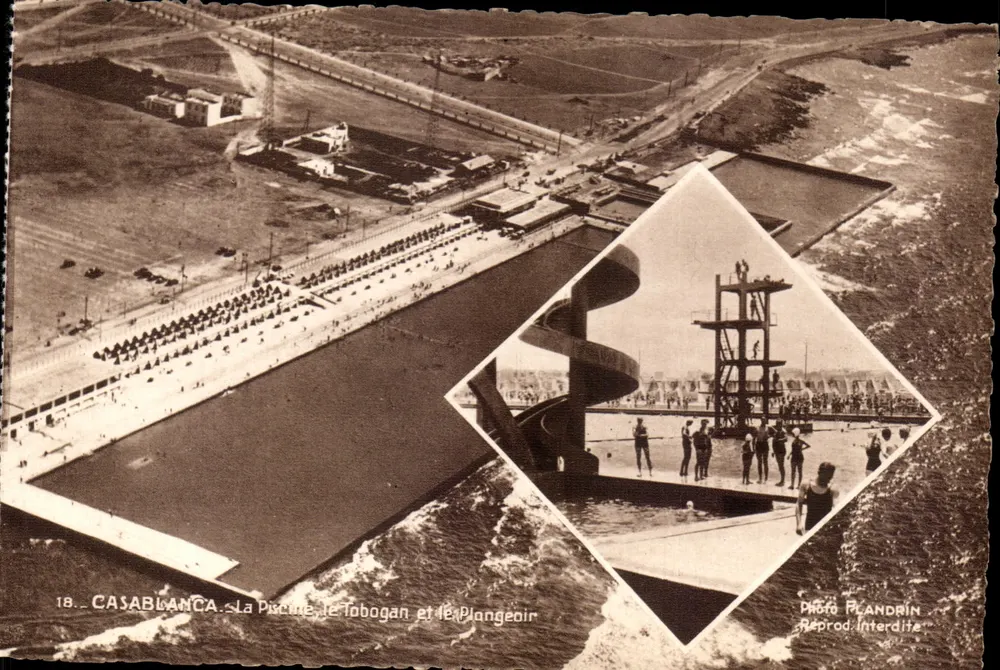 Casablanca — Die Schwimmbecken, die Rutsche und der Sprung — Photo Flandrin - Vorderseite