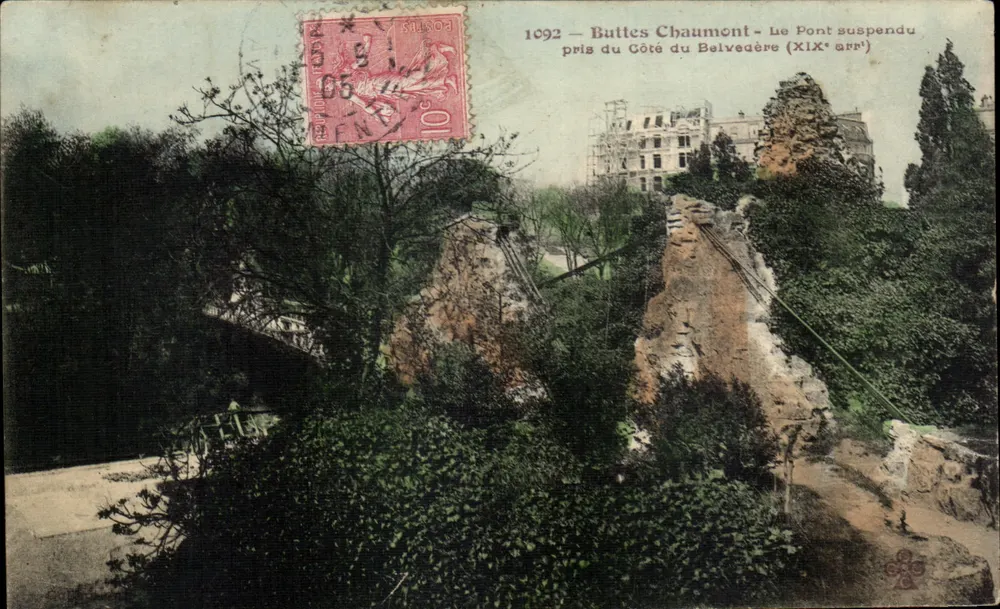Buttes Chaumont — Der Hängebrücke (XIXe arr.) — unbekannter Verlag, Seriennummer nicht sichtbar - Vorderseite