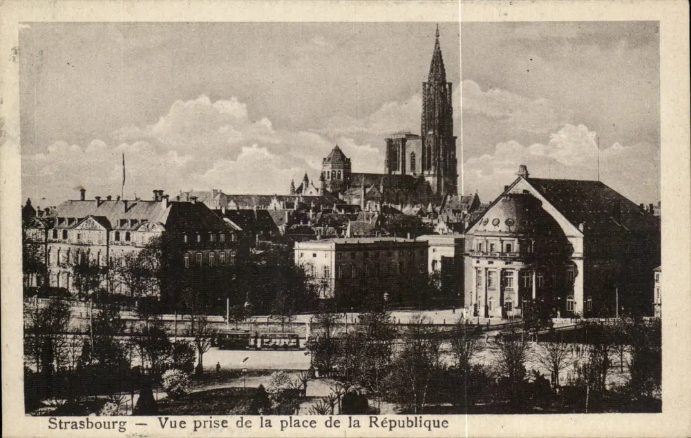 Straßburg — Ansicht vom Place de la République — Verlag: Art absurde, Straßburg - Vorderseite