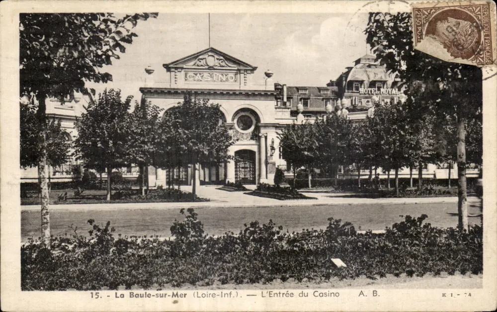 La Baule-sur-Mer (Loire-Inf.) — Ansicht des Eingangs zum Casino — A.B. K I - 74 - Vorderseite