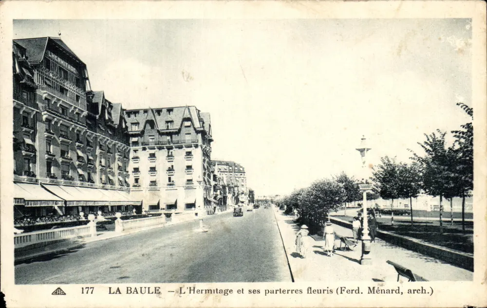 La Baule — L'Hermitage et ses parterres fleuris — Ferd. Ménard, arch. (n° 177) - Vorderseite