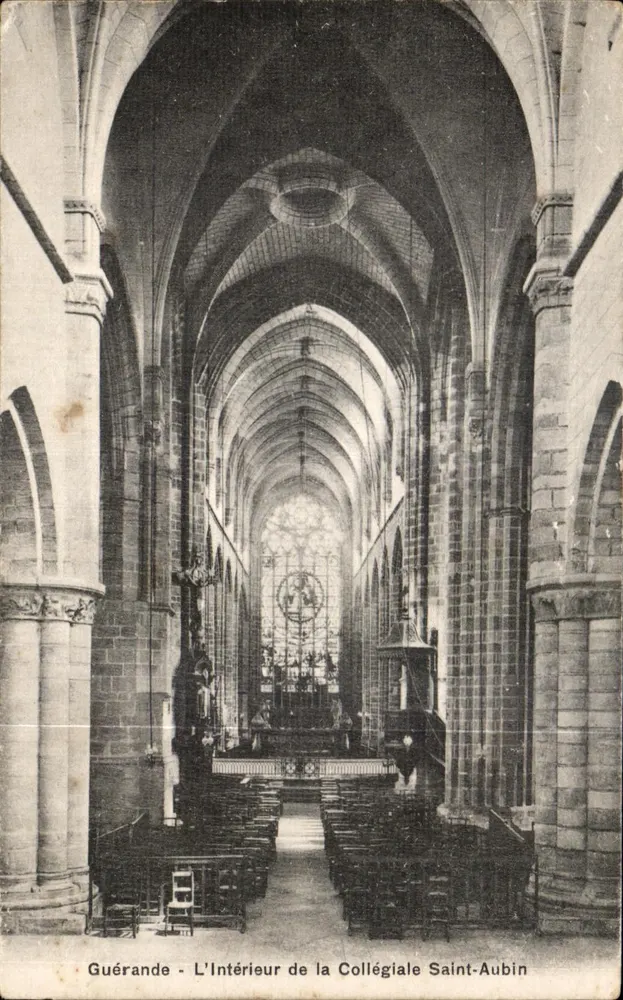 Guérande - Innenansicht der Kollegiate Saint-Aubin - Vorderseite