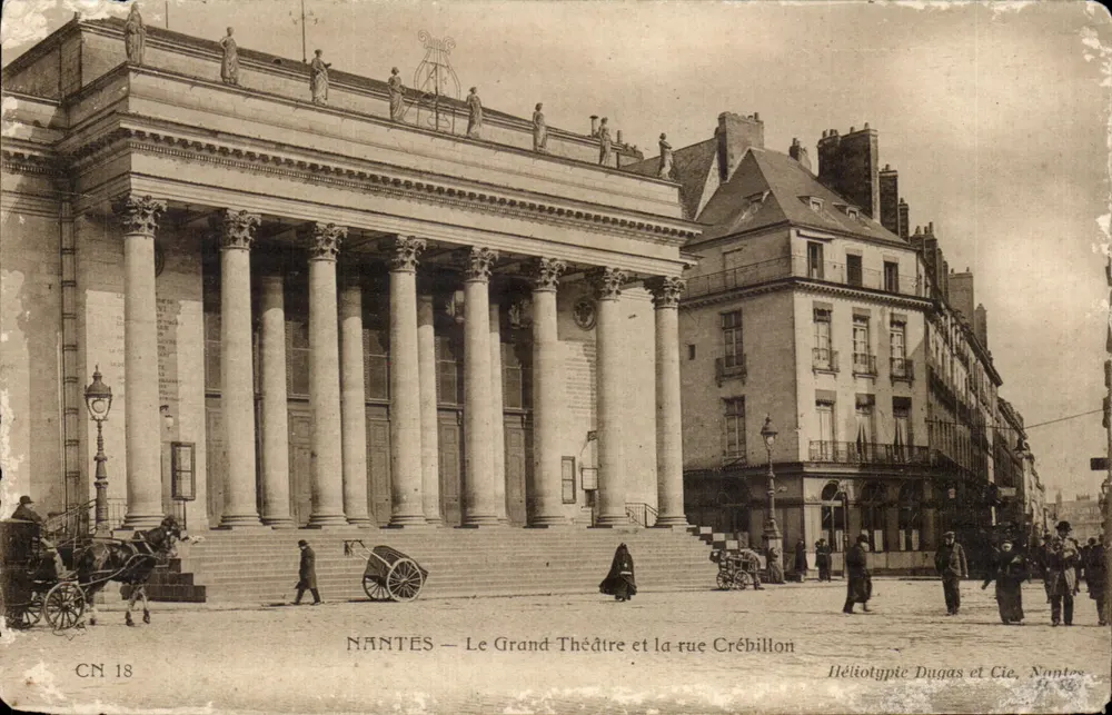 NANTES — Le Grand Théâtre et la rue Crébillon — Héliotypie Dugas et Cie, Nantes, n° CN 18 - Vorderseite