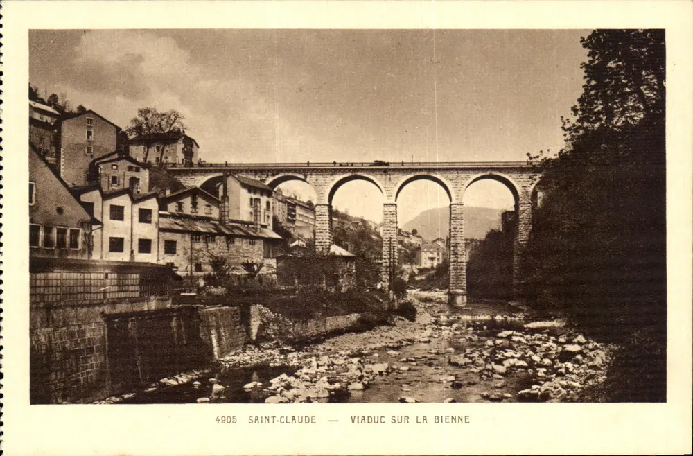 Saint-Claude — Viaduto sobre a Bièvre - Frente