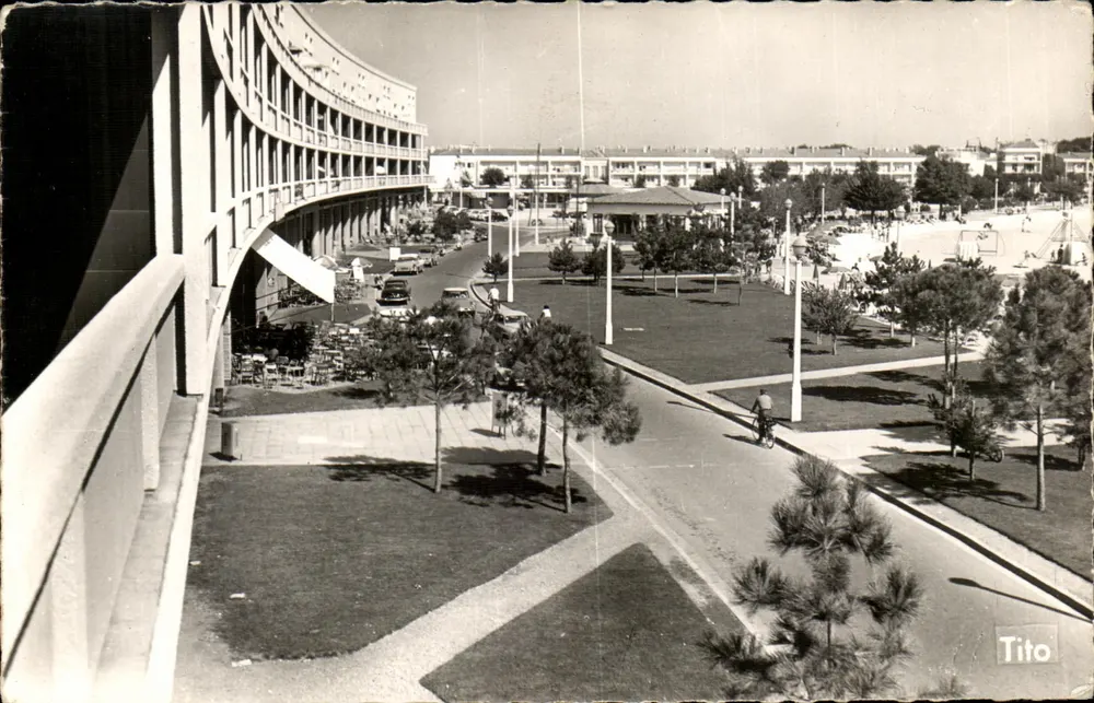 Royan — Front van Zee en zijn Tuinen — M. BERAUD, 68, Cours de la Martinique, Bordeaux. - Voorkant