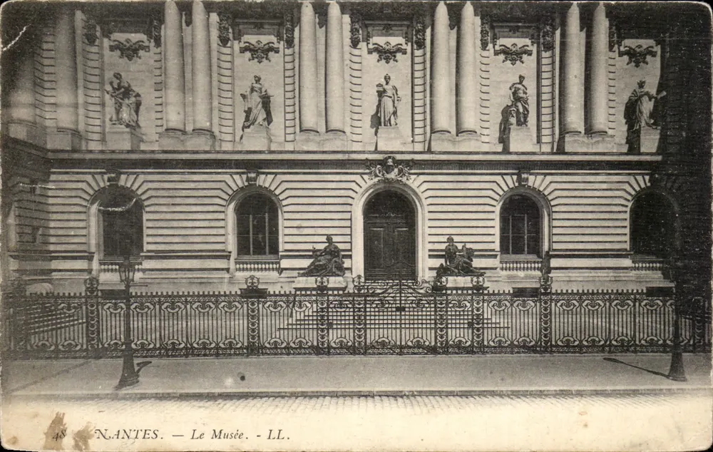 NANTES — O Museu — LL. - Frente